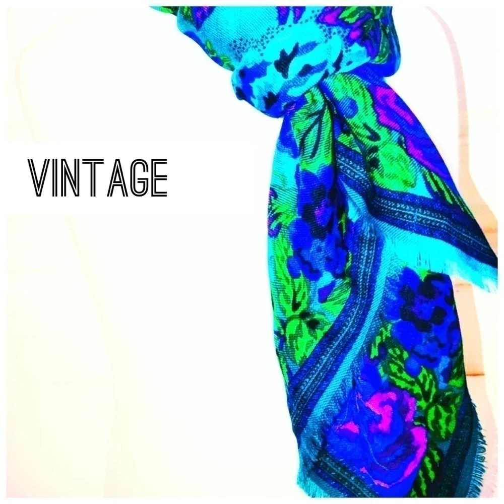 - Vintage Floral Scarf